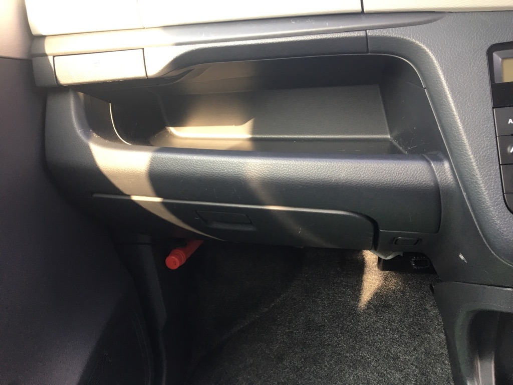 グローブボックス