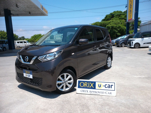 日産デイズの正面画像